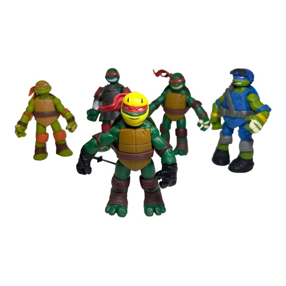 5 Teenage Mutant Ninja Turtle Figures with 2 Swords 4.5 Inches Tall 2012-2013 - Picture 7 of 10